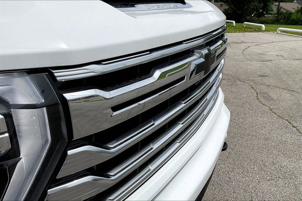 Used 2024 Chevrolet Silverado 3500 LTZ w/ LTZ Plus Package AWD/4WD image 30