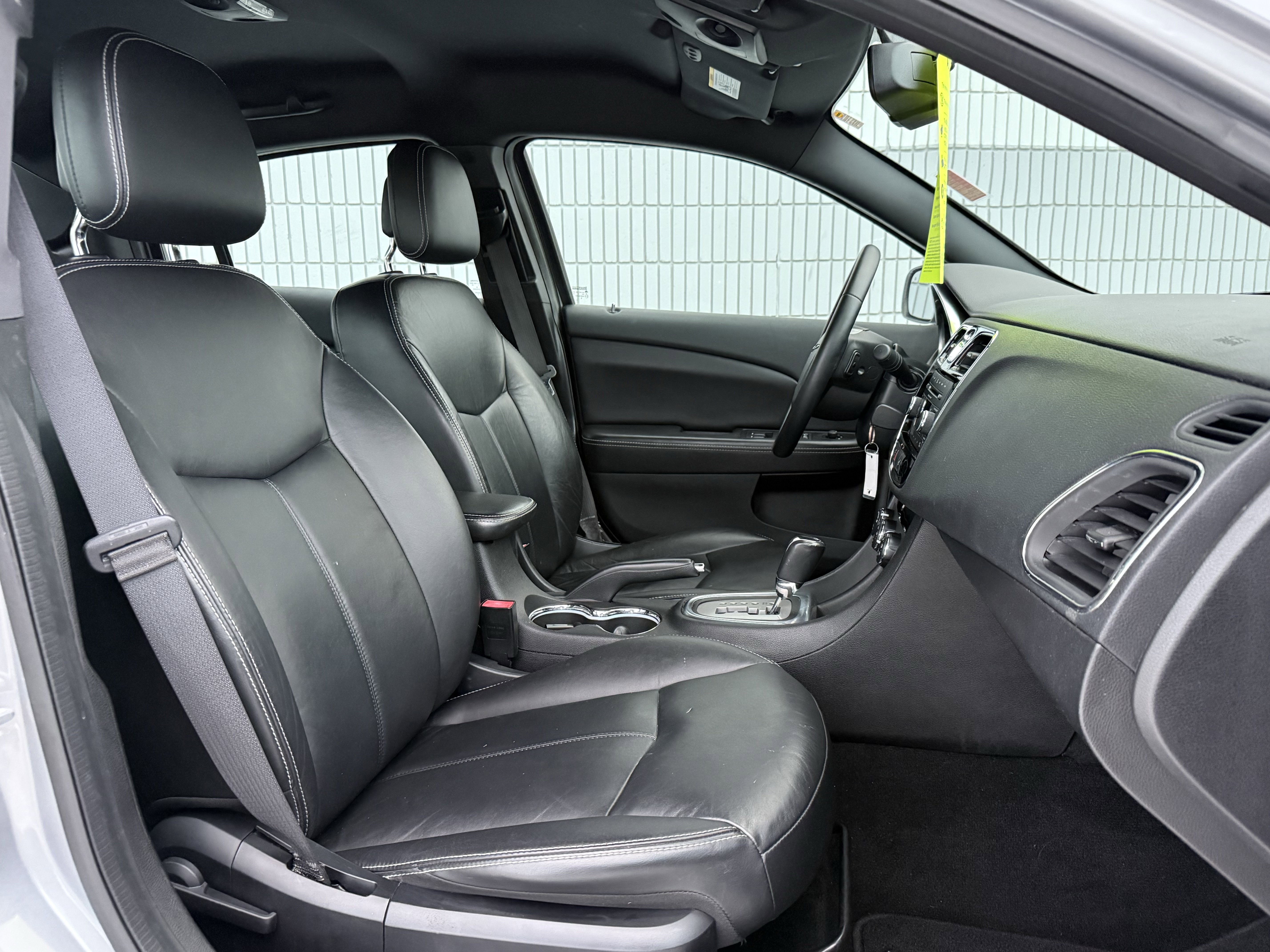 Used 2014 Chrysler 200 Limited image 5