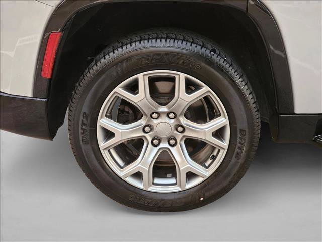 Used 2022 Jeep Wagoneer Series II AWD/4WD image 18