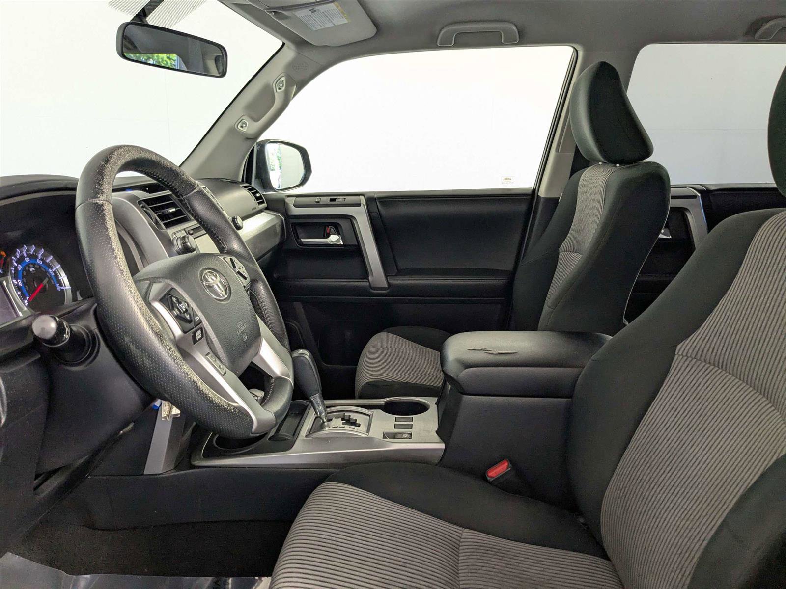 Used 2014 Toyota 4Runner SR5 AWD/4WD image 12