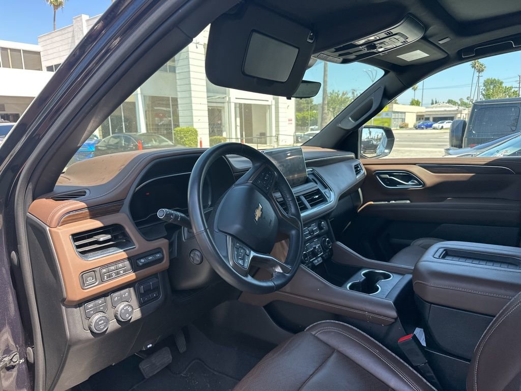Used 2023 Chevrolet Suburban High Country AWD/4WD image 5