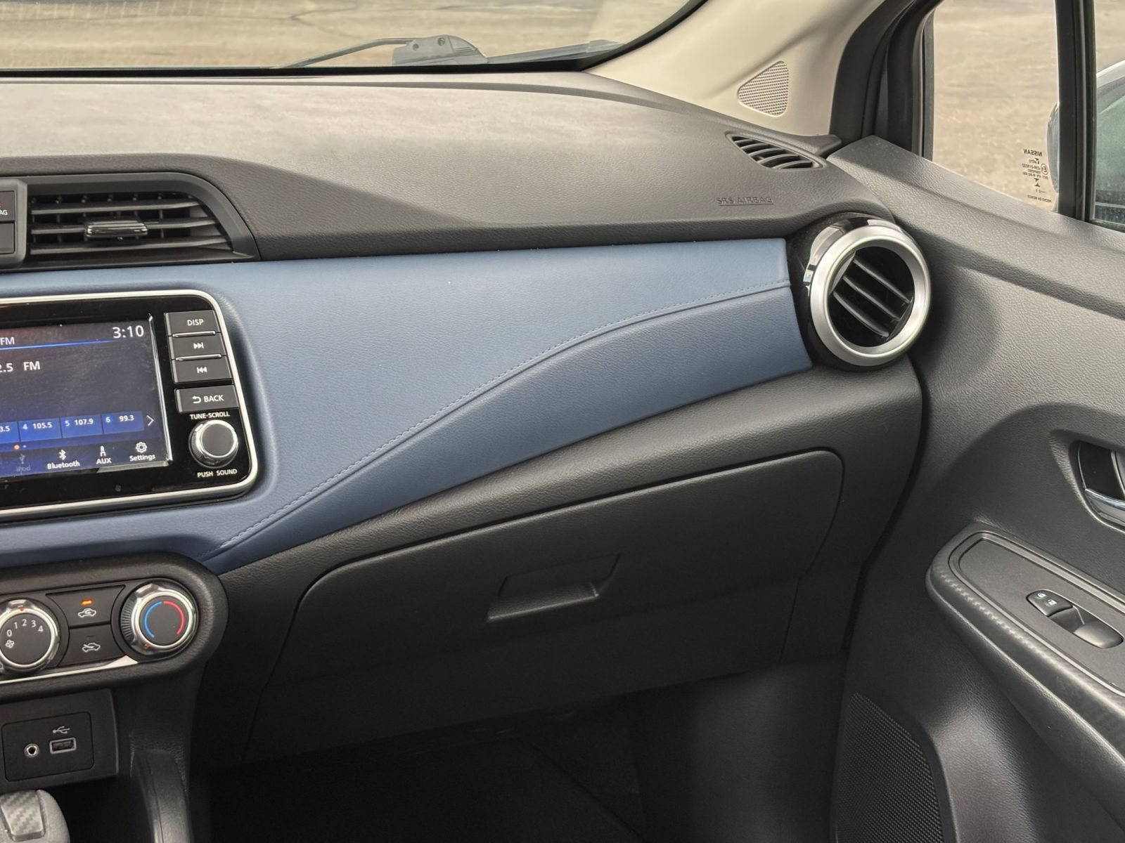 Used 2025 Nissan Versa SV FWD image 32