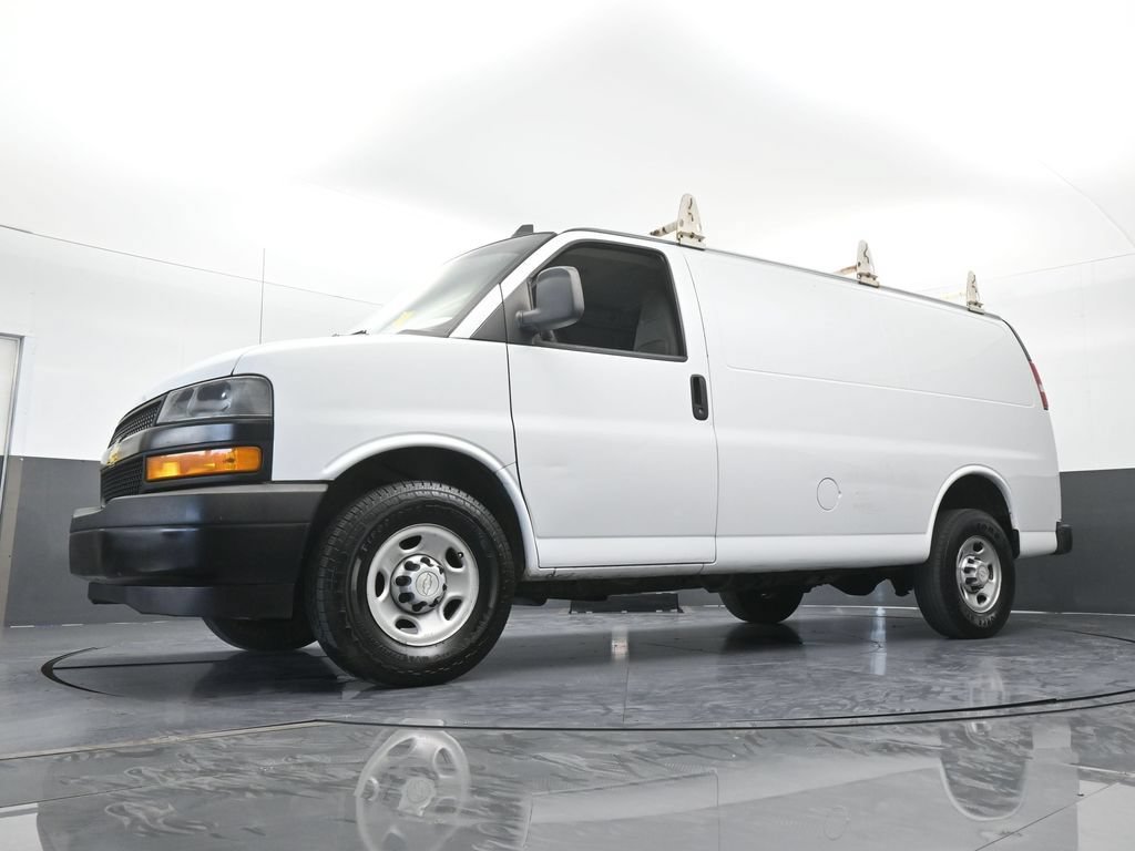 Used 2018 Chevrolet Express 2500 RWD image 38