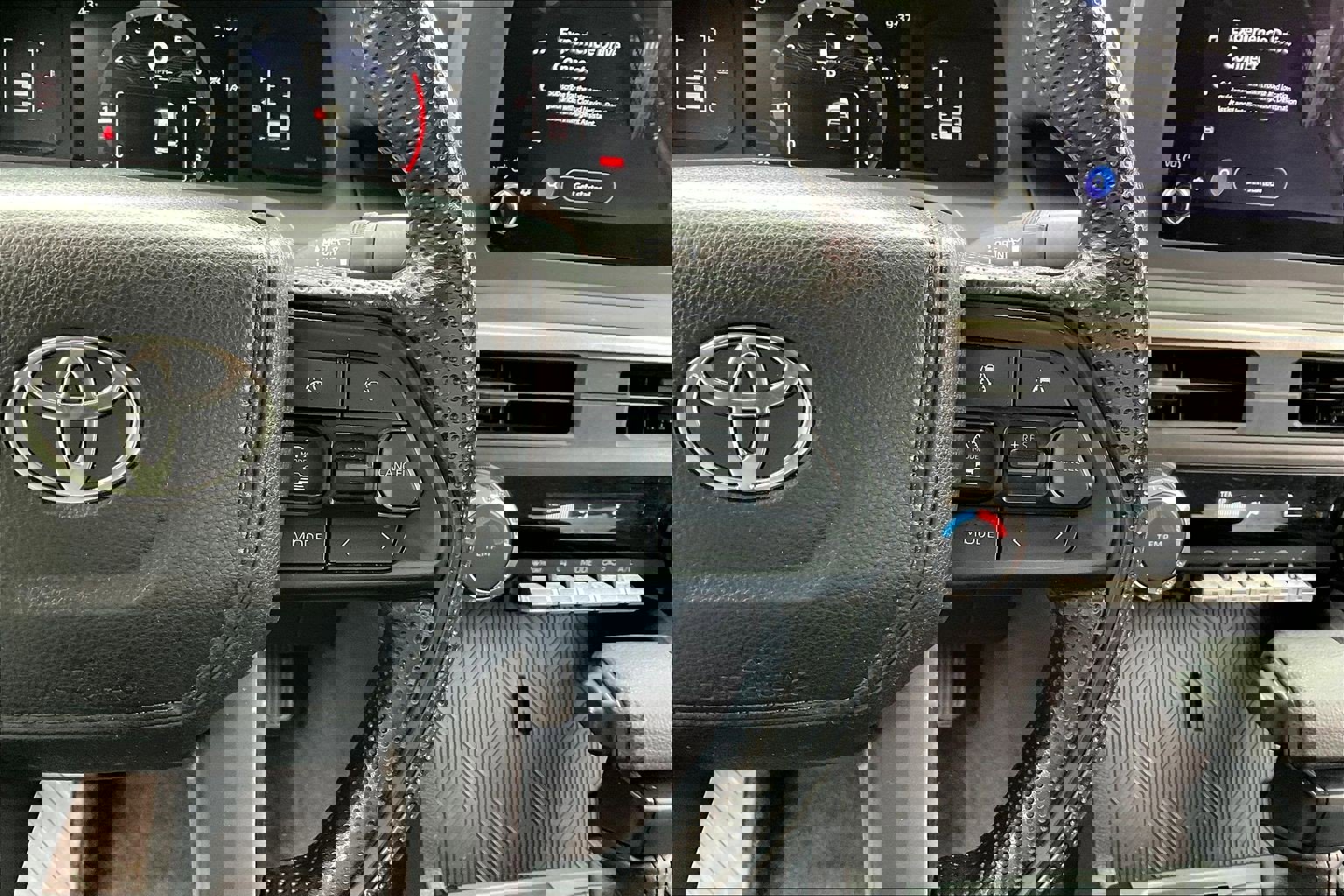 Used 2024 Toyota Tacoma SR image 13