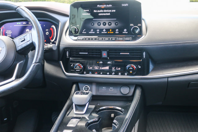 Used 2023 Nissan Rogue Platinum w/ Platinum Premium Package FWD image 17