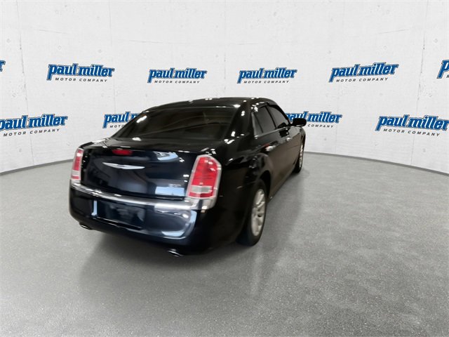Used 2013 Chrysler 300 image 10