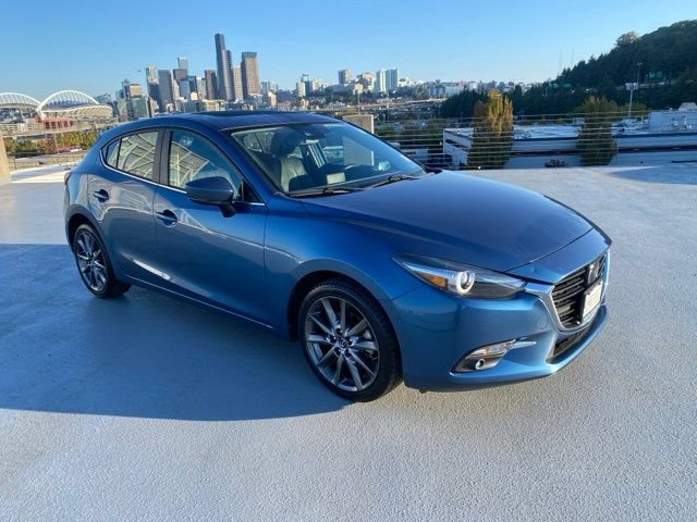 Used 2018 MAZDA MAZDA3 Grand Touring w/ Premium Equipment Package FWD image 26