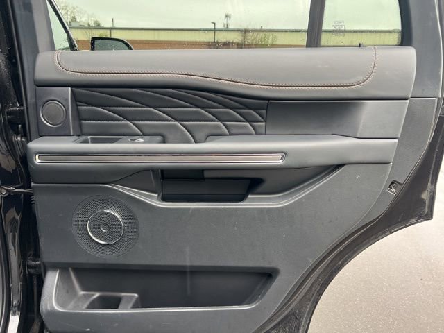 Used 2023 Ford Expedition Platinum AWD/4WD image 13
