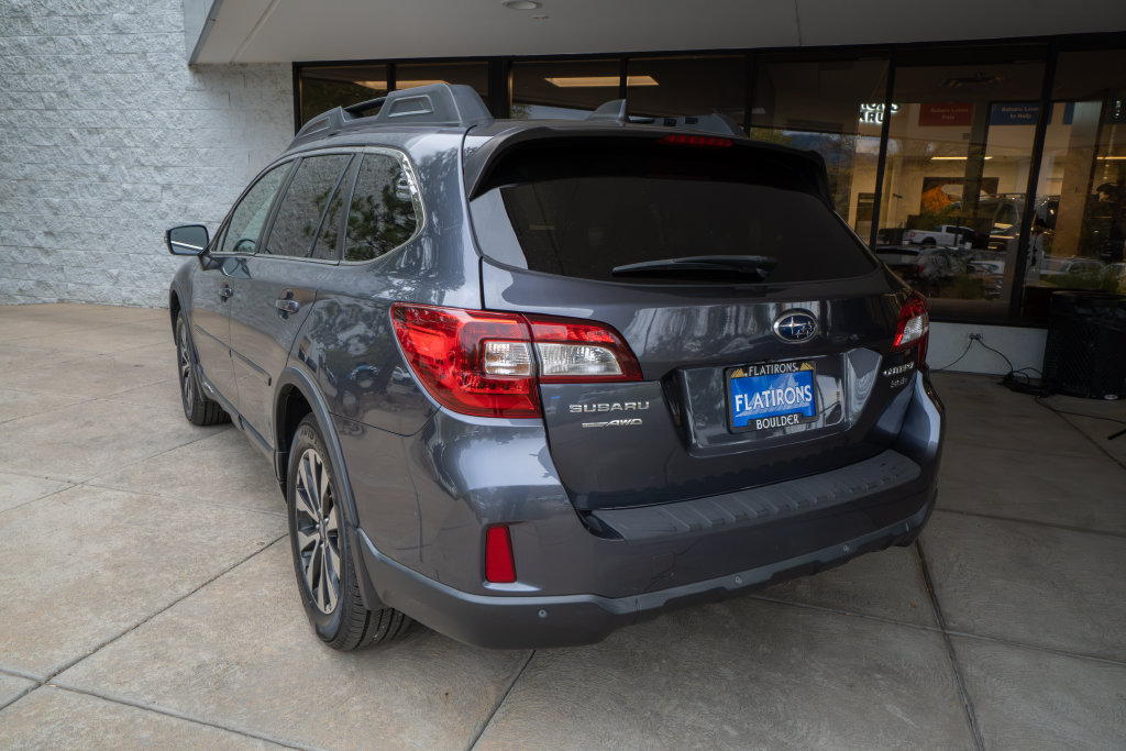 Used 2017 Subaru Outback 3.6R Limited AWD/4WD image 5
