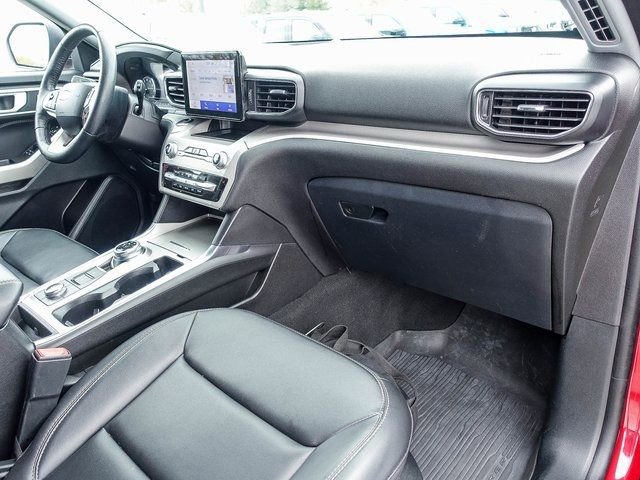 Used 2023 Ford Explorer XLT w/ Equipment Group 202A image 32