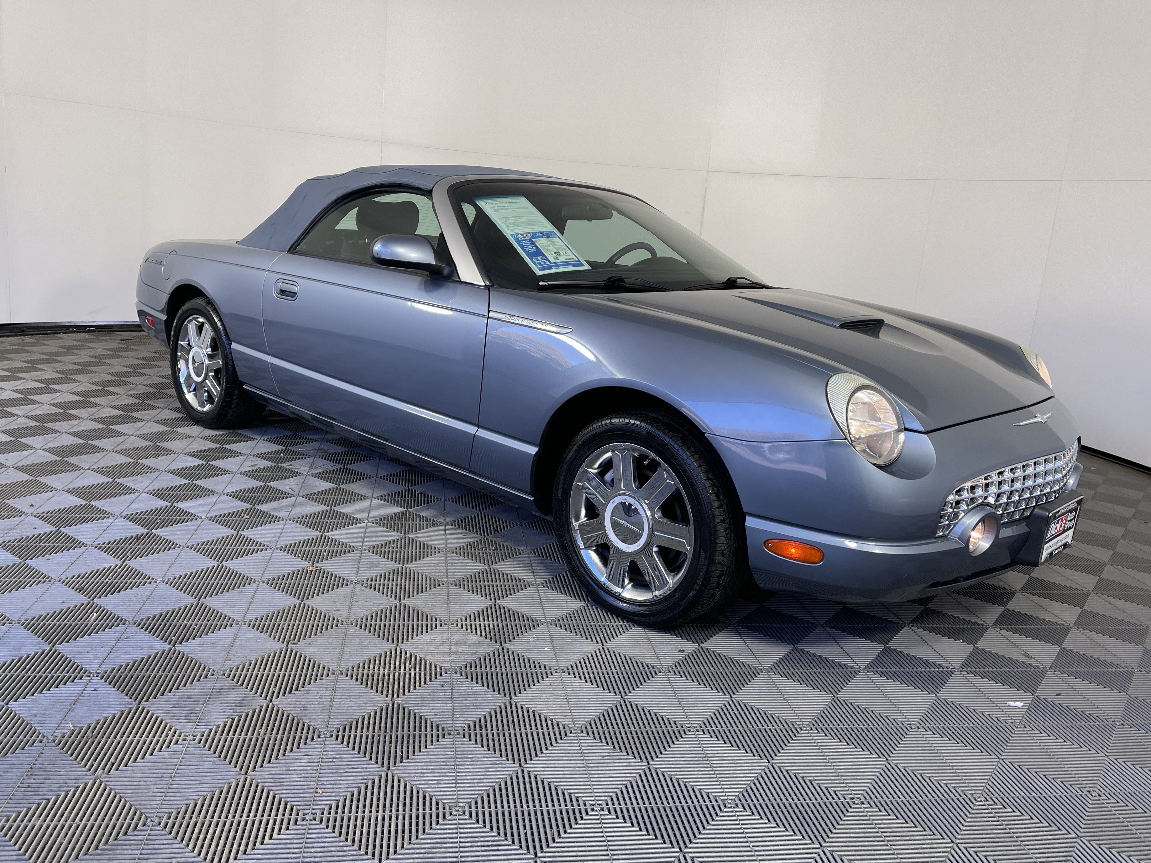 Used 2005 Ford Thunderbird RWD image 7