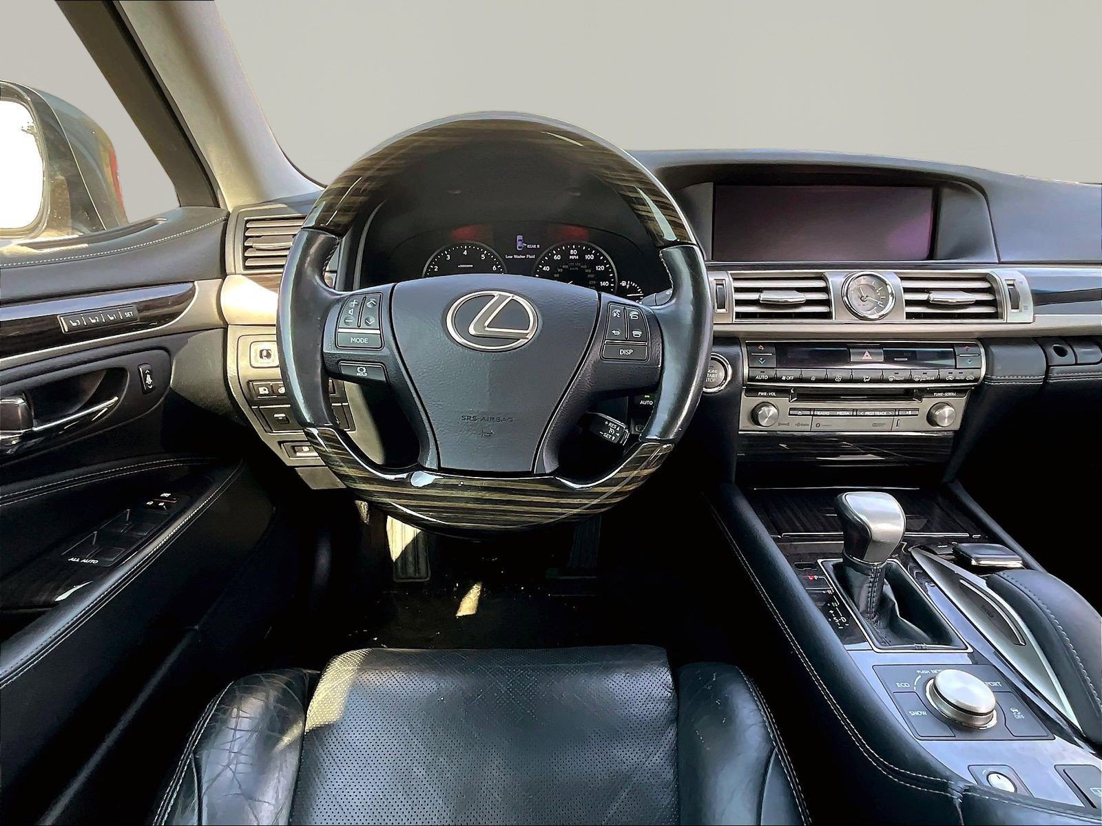Used 2017 Lexus LS 460 AWD w/ Comfort Package image 8