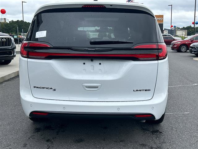 New 2026 Chrysler Pacifica Limited w/ S Appearance Package image 10