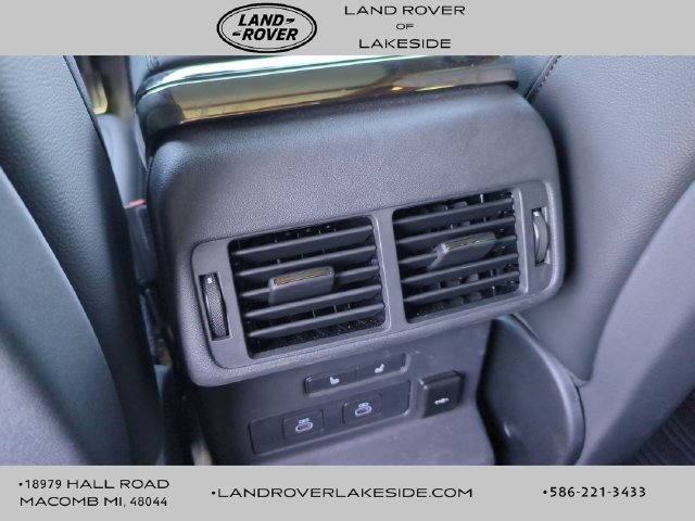 Used 2026 Land Rover Range Rover Velar Dynamic SE AWD/4WD image 13