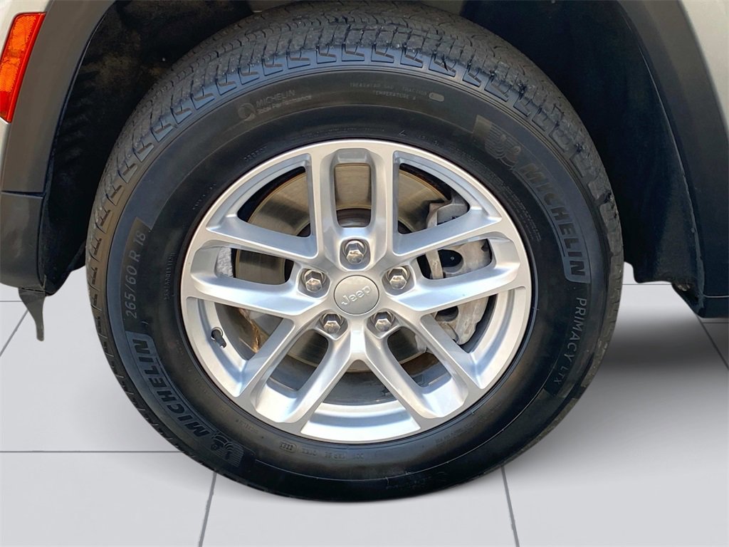 Used 2023 Jeep Grand Cherokee L Laredo w/ Luxury Tech Group I image 24