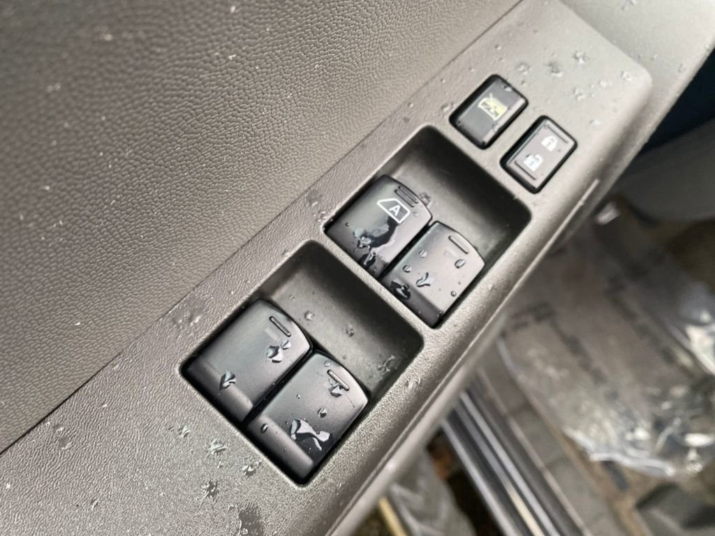 Used 2012 Nissan Xterra S w/ Value Package image 16