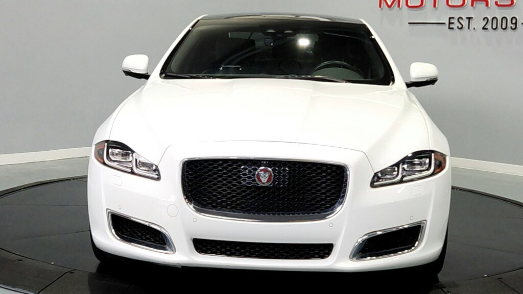 Used 2019 Jaguar XJ AWD image 2