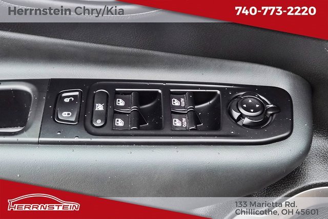 Used 2023 Jeep Renegade Latitude image 16