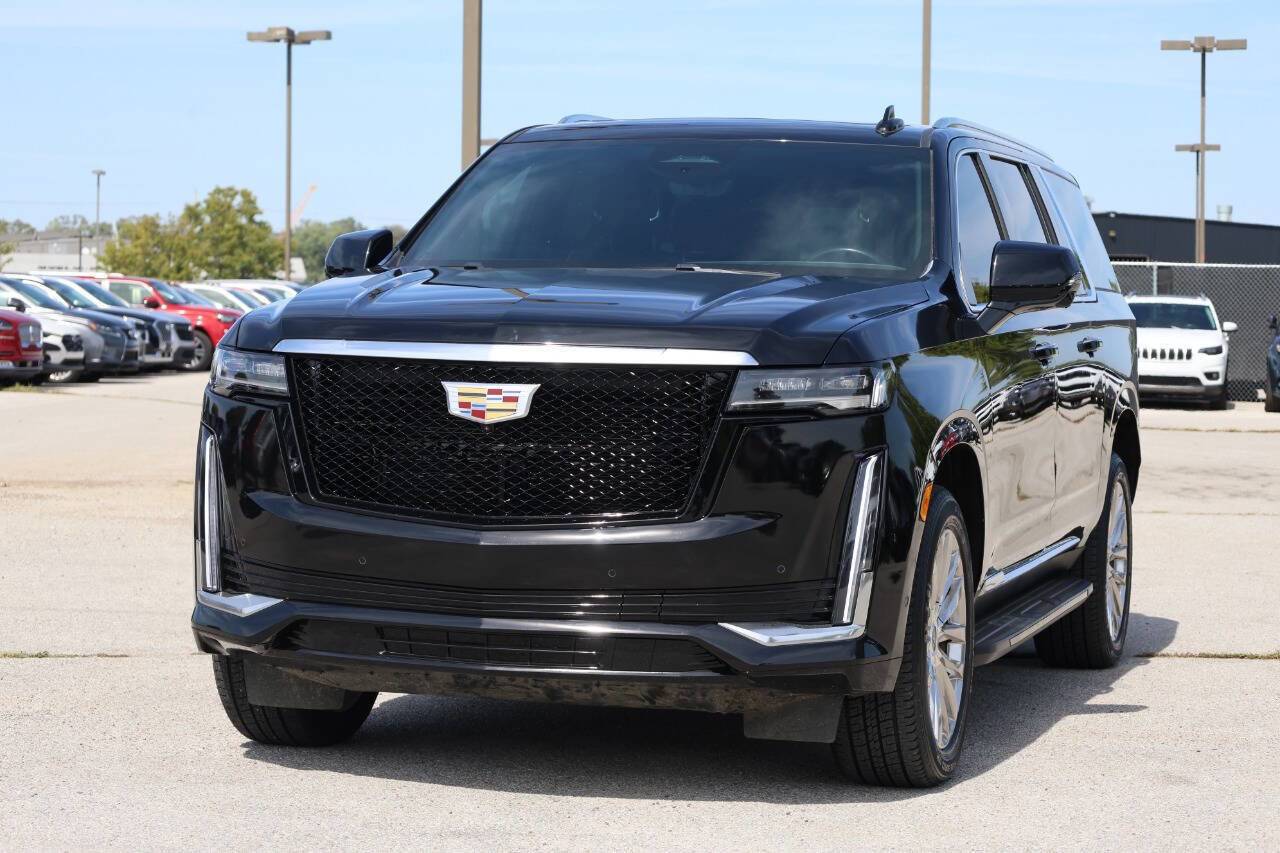 Used 2023 Cadillac Escalade ESV Premium Luxury AWD/4WD image 6