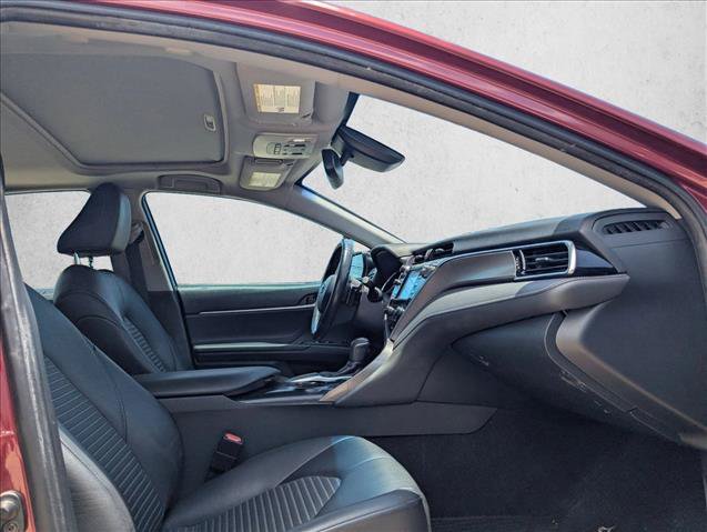 Used 2018 Toyota Camry SE w/ Moonroof Package FWD image 15