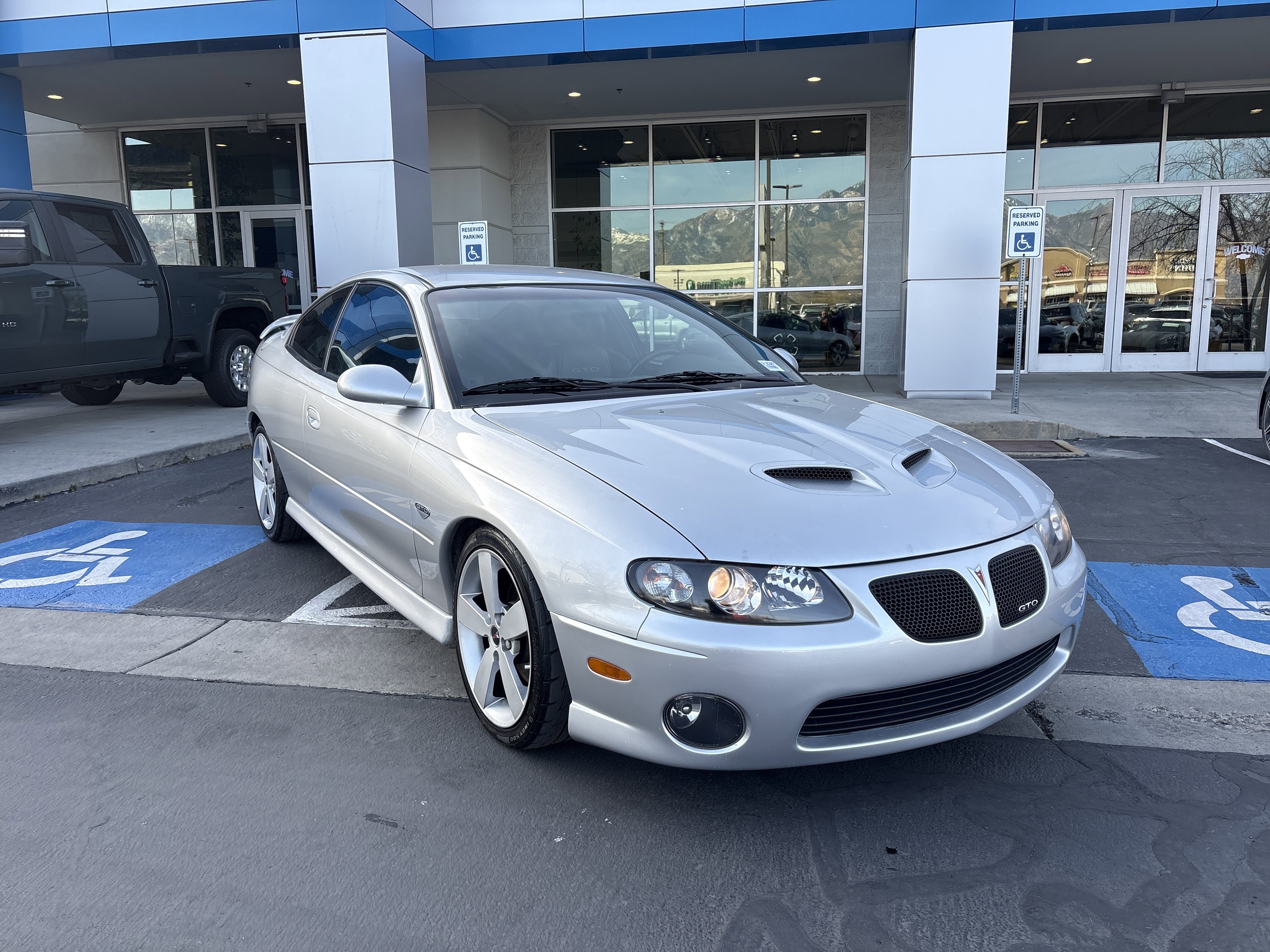 Used 2006 Pontiac GTO Base image 8