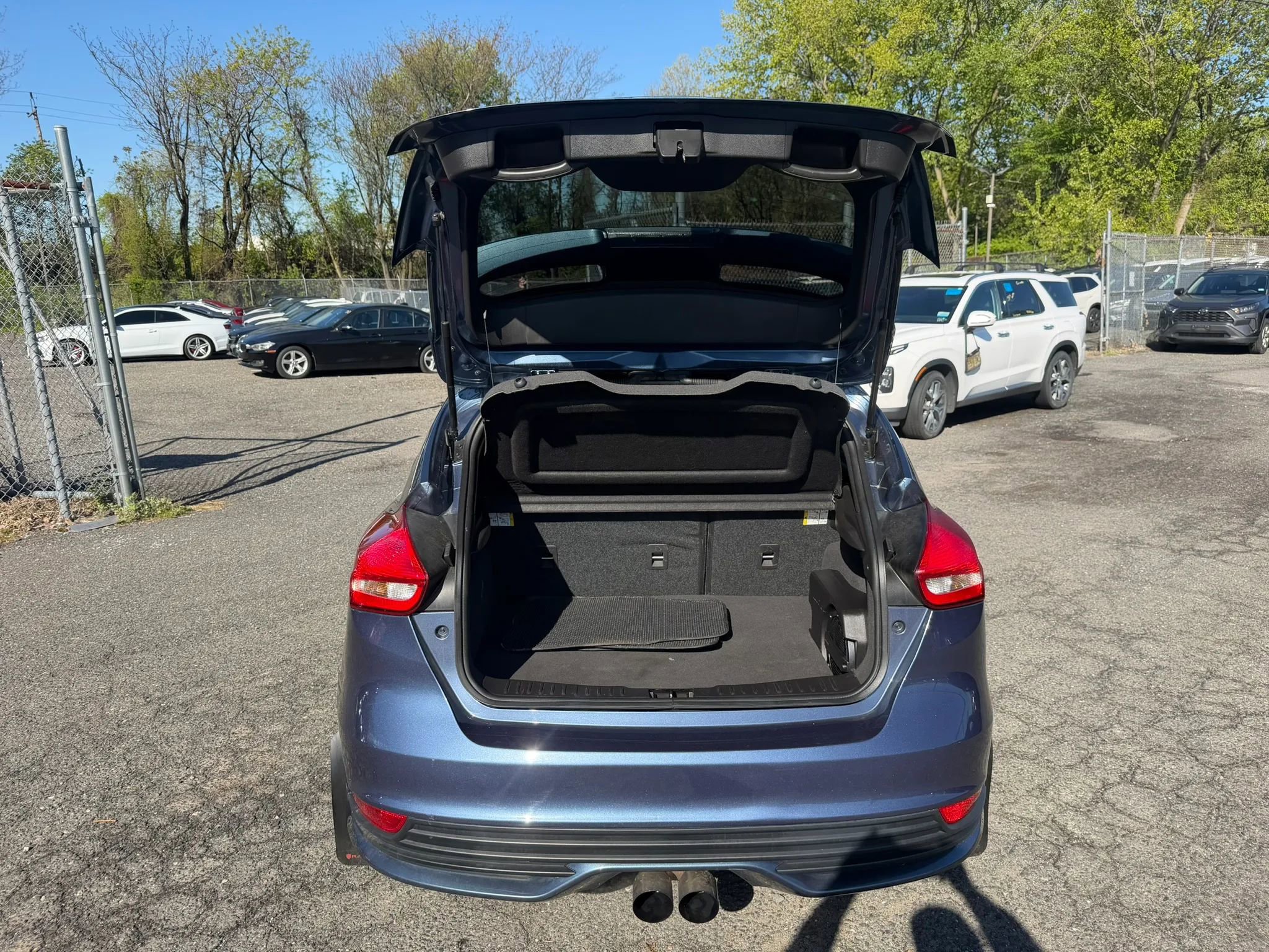 Used 2018 Ford Focus ST w/ Equipment Group 401A FWD image 28