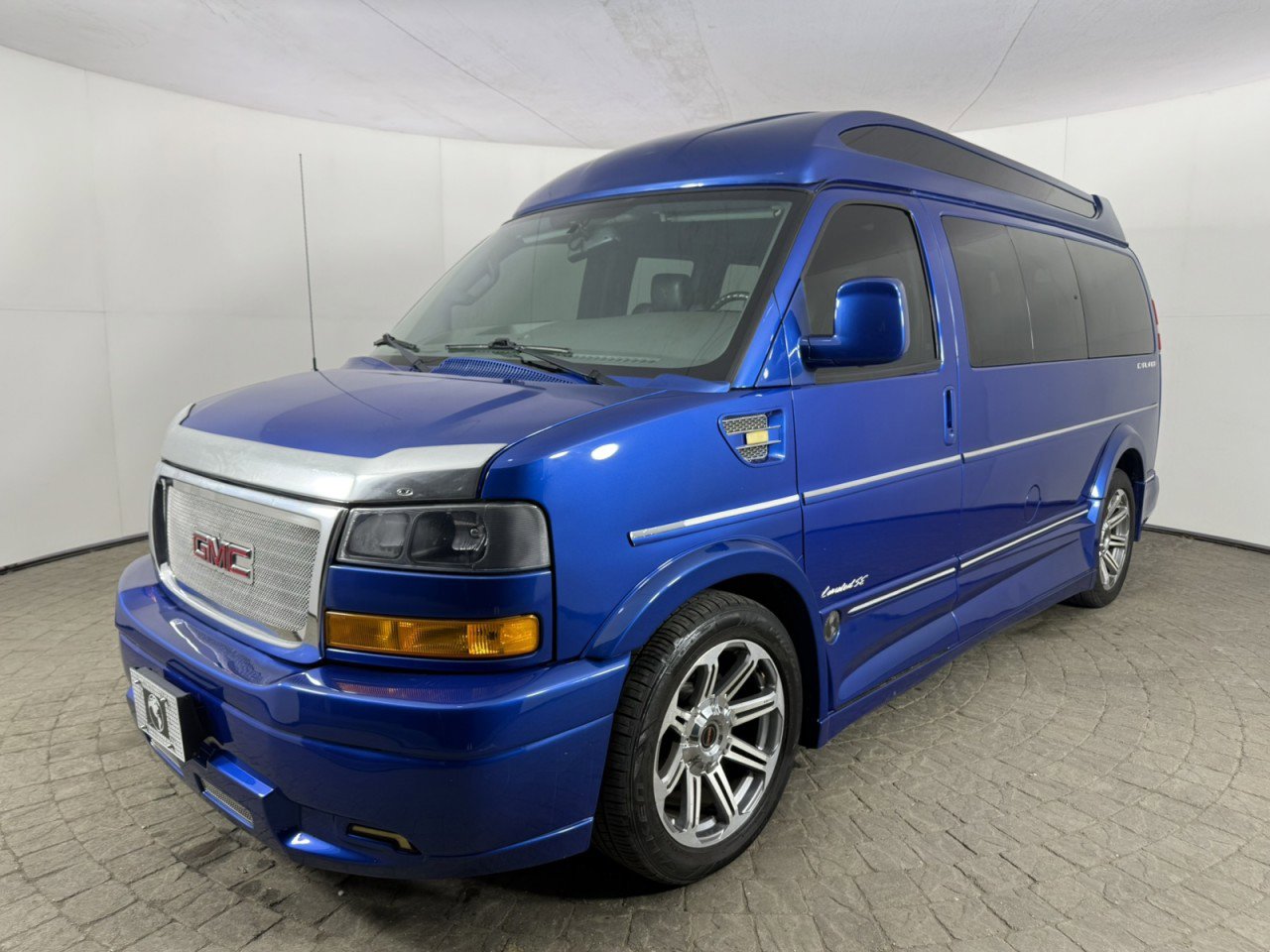 Used 2018 GMC Savana 2500 w/ Enhanced Convenience Package RWD image 3