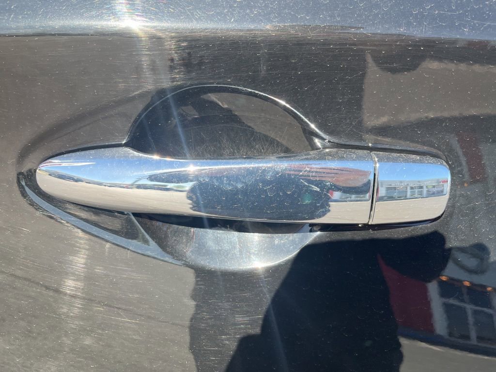 Used 2020 Nissan Murano SL w/ Moonroof Package AWD/4WD image 17