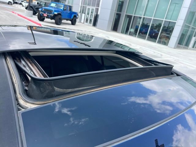 Used 2022 Genesis G70 2.0T w/ Prestige Package image 8