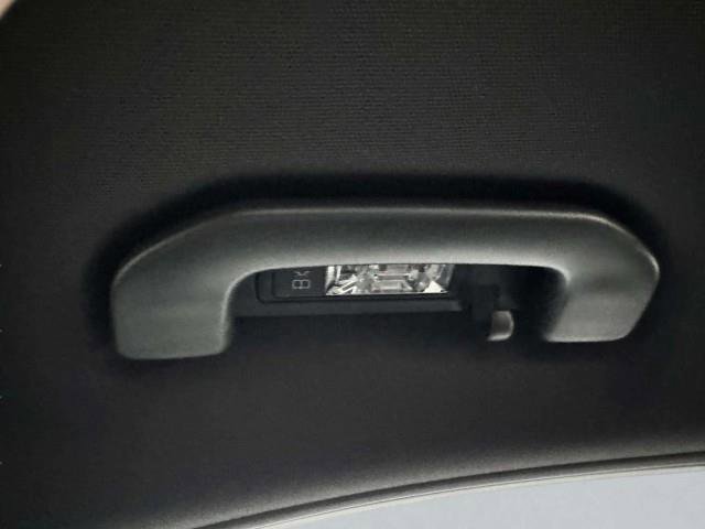 Used 2019 Mercedes-Benz E 300 w/ Premium 1 Package image 40