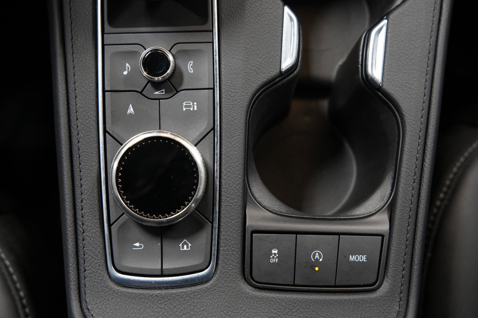 Used 2025 Cadillac XT4 Premium Luxury image 41