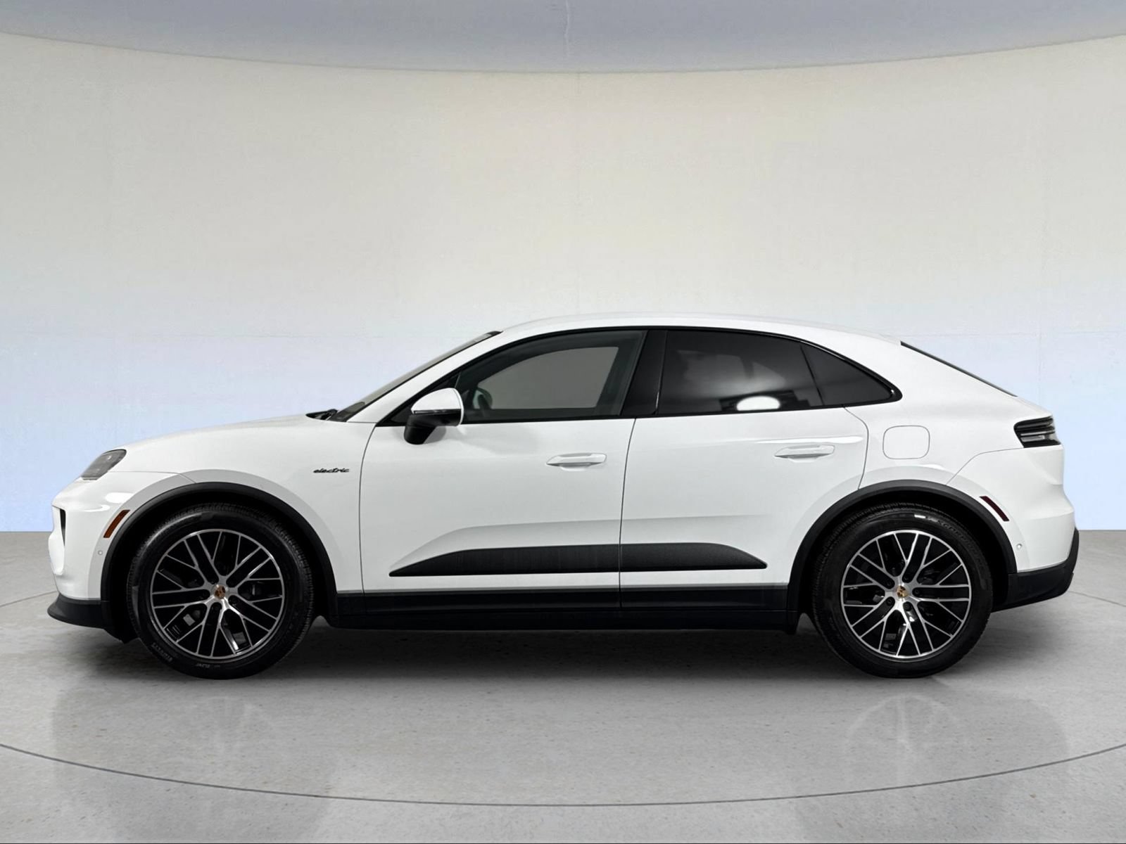 Certified 2025 Porsche Macan Electric RWD video 2