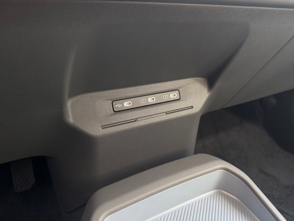 New 2027 Kia EV3 Wind FWD image 21