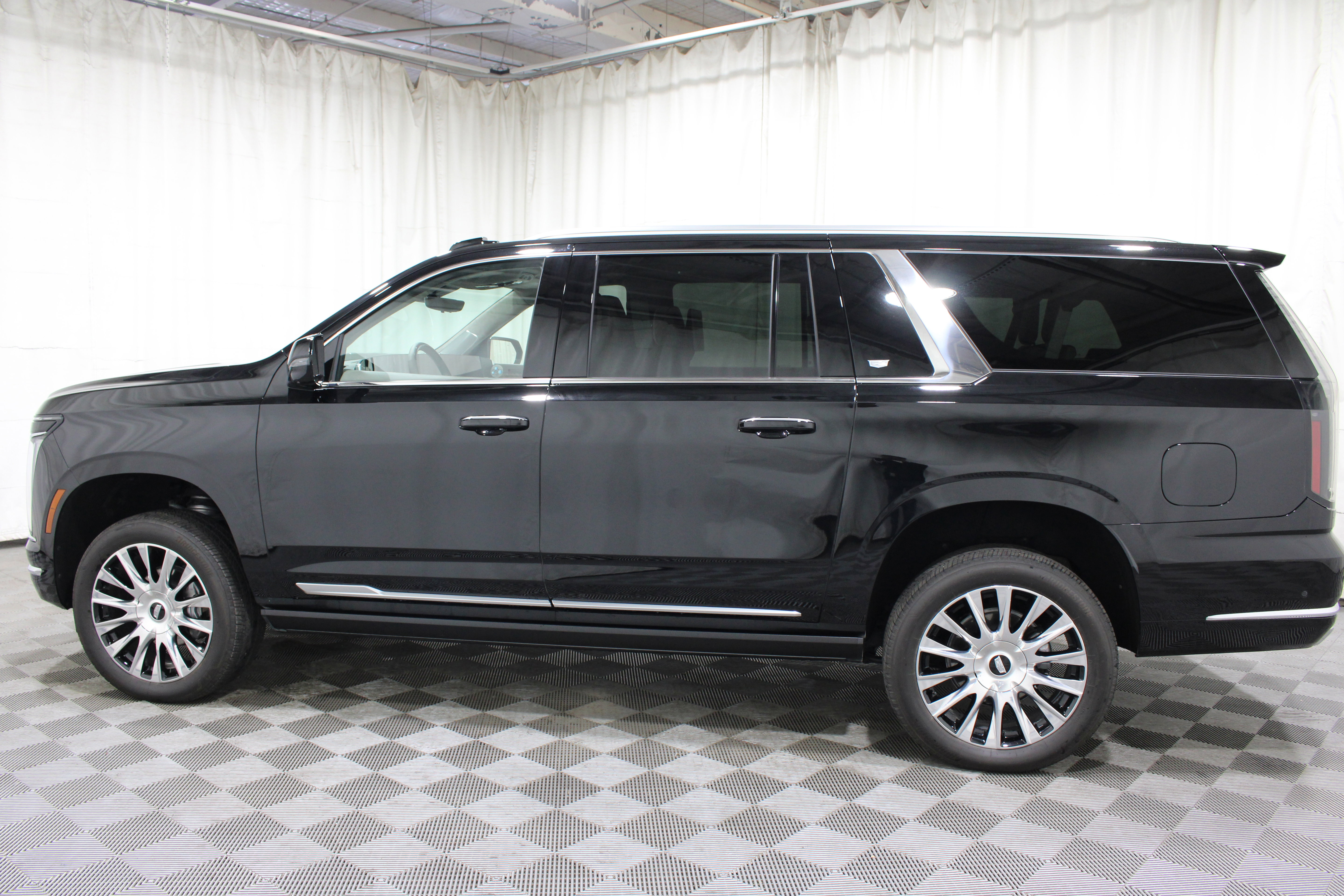 New 2025 Cadillac Escalade ESV Premium Luxury Platinum image 31