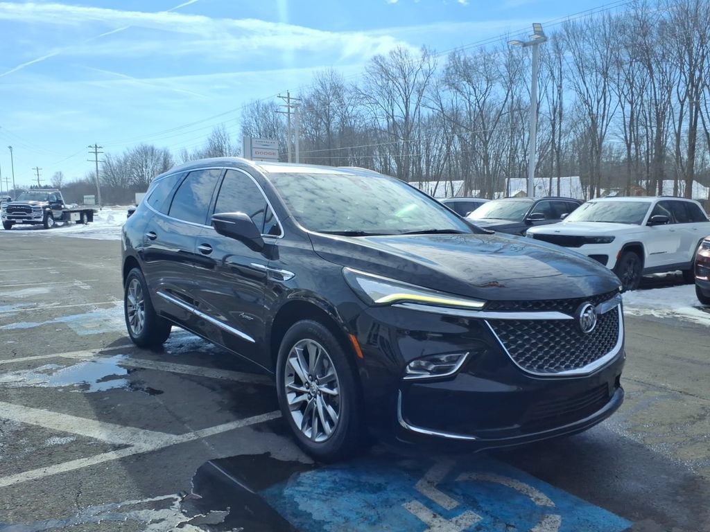 Used 2023 Buick Enclave Avenir w/ Avenir Technology Package FWD image 4