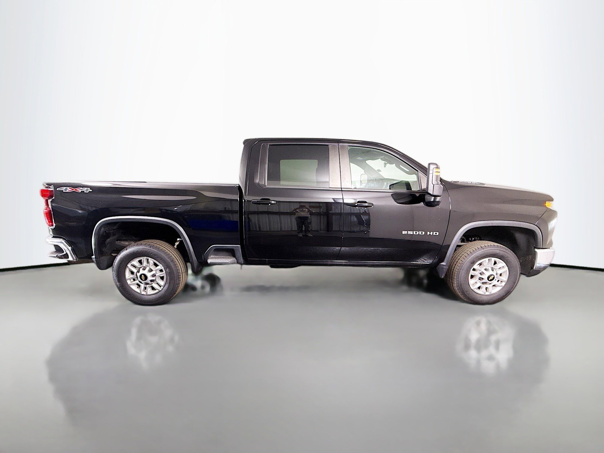 Used 2024 Chevrolet Silverado 2500 LT w/ Convenience Package image 11