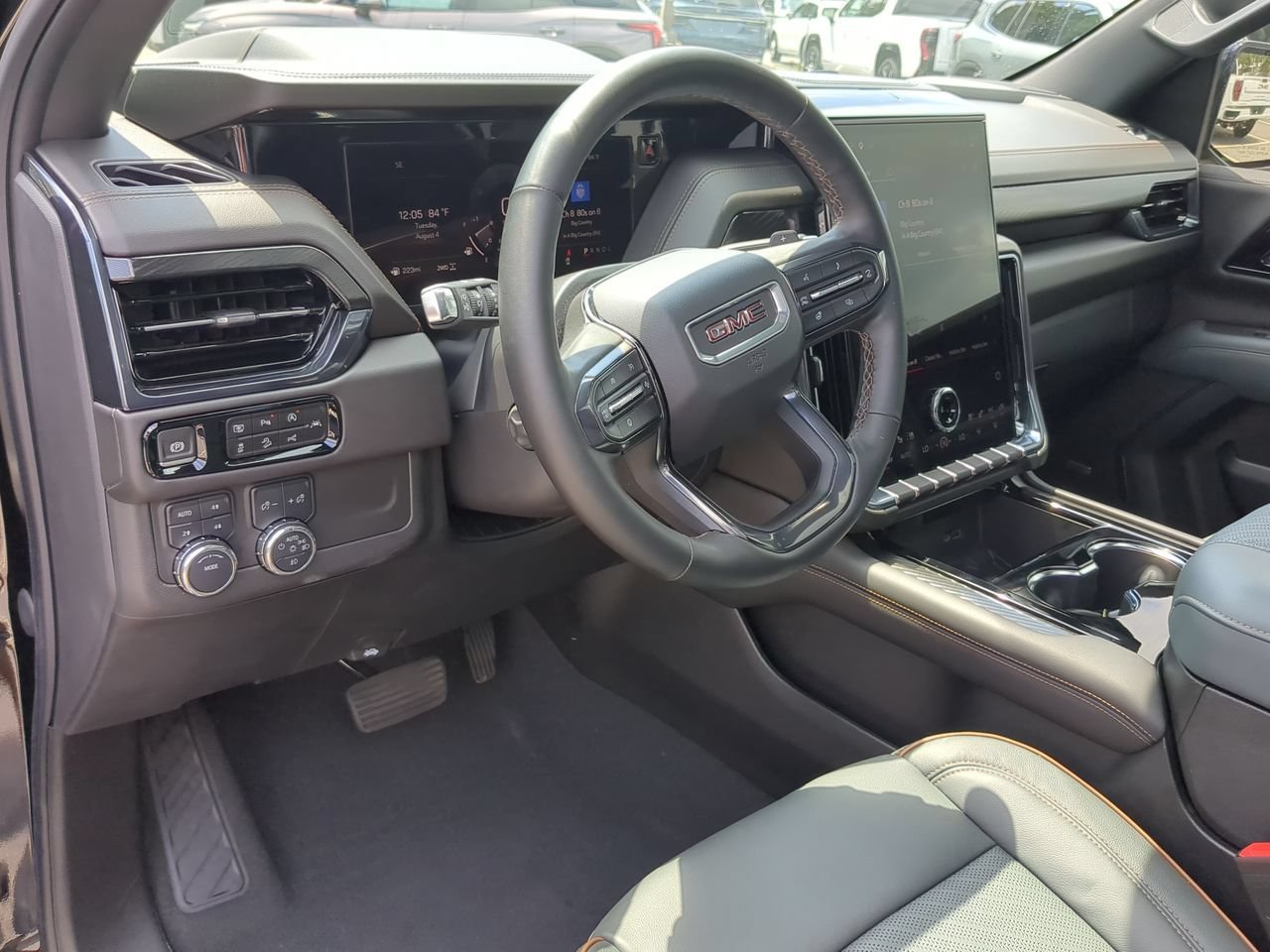 Used 2025 GMC Yukon AT4 w/ AT4 Premium Package AWD/4WD image 10