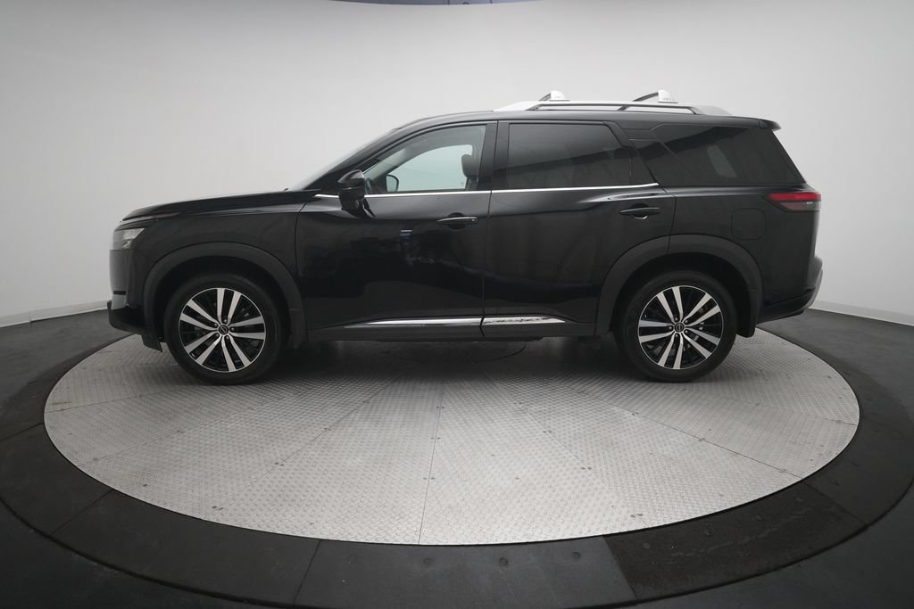 Used 2025 Nissan Pathfinder Platinum AWD/4WD image 24