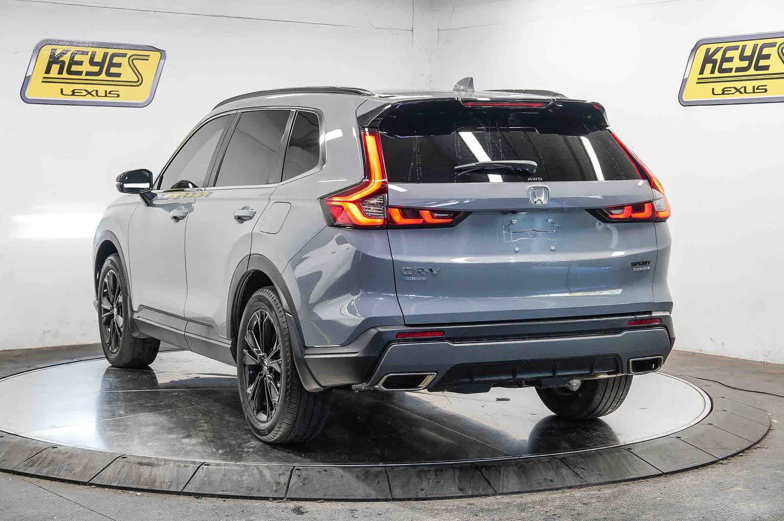 Used 2024 Honda CR-V Sport Touring image 2