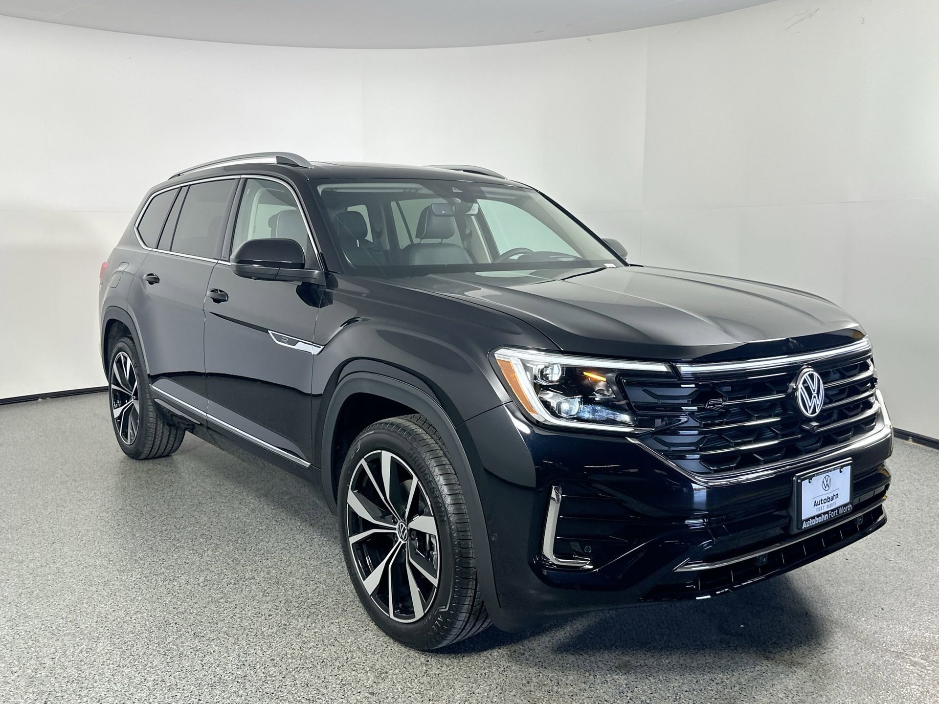 New 2026 Volkswagen Atlas SEL Premium R-Line image 3