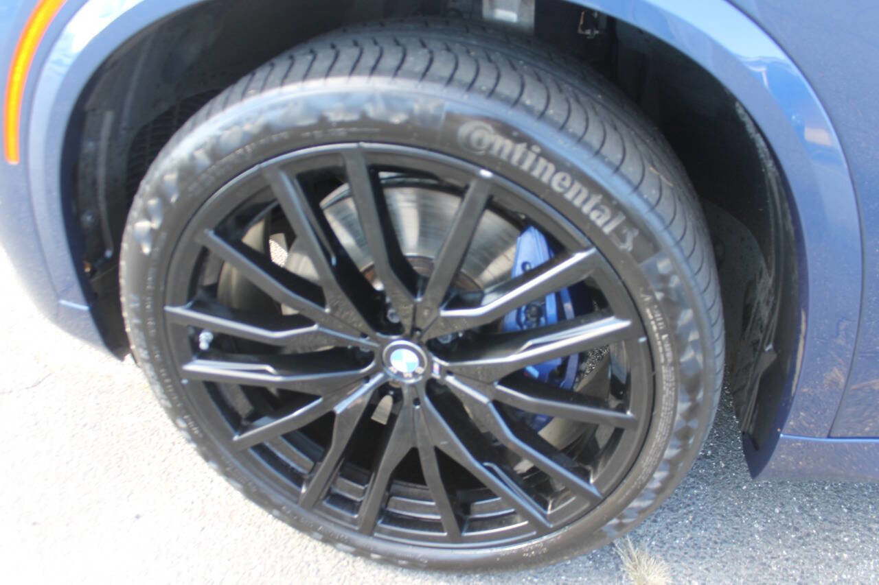 Used 2023 BMW X5 M50i w/ Climate Comfort Package image 34