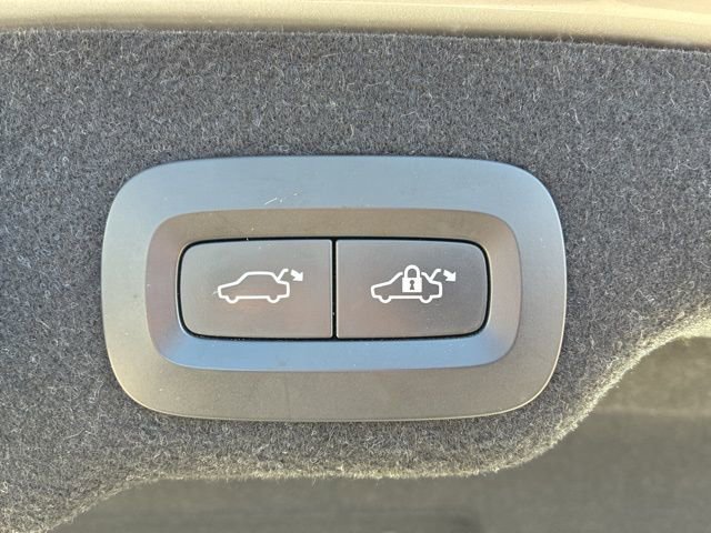 Used 2018 Volvo S90 T5 Momentum w/ Convenience Package image 8