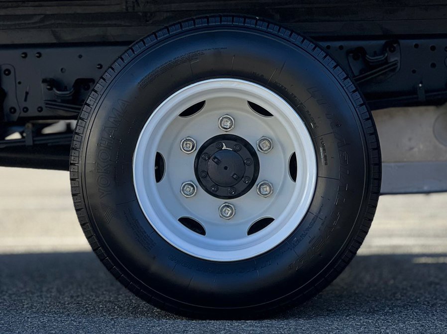 Used 2024 Isuzu NPR image 29