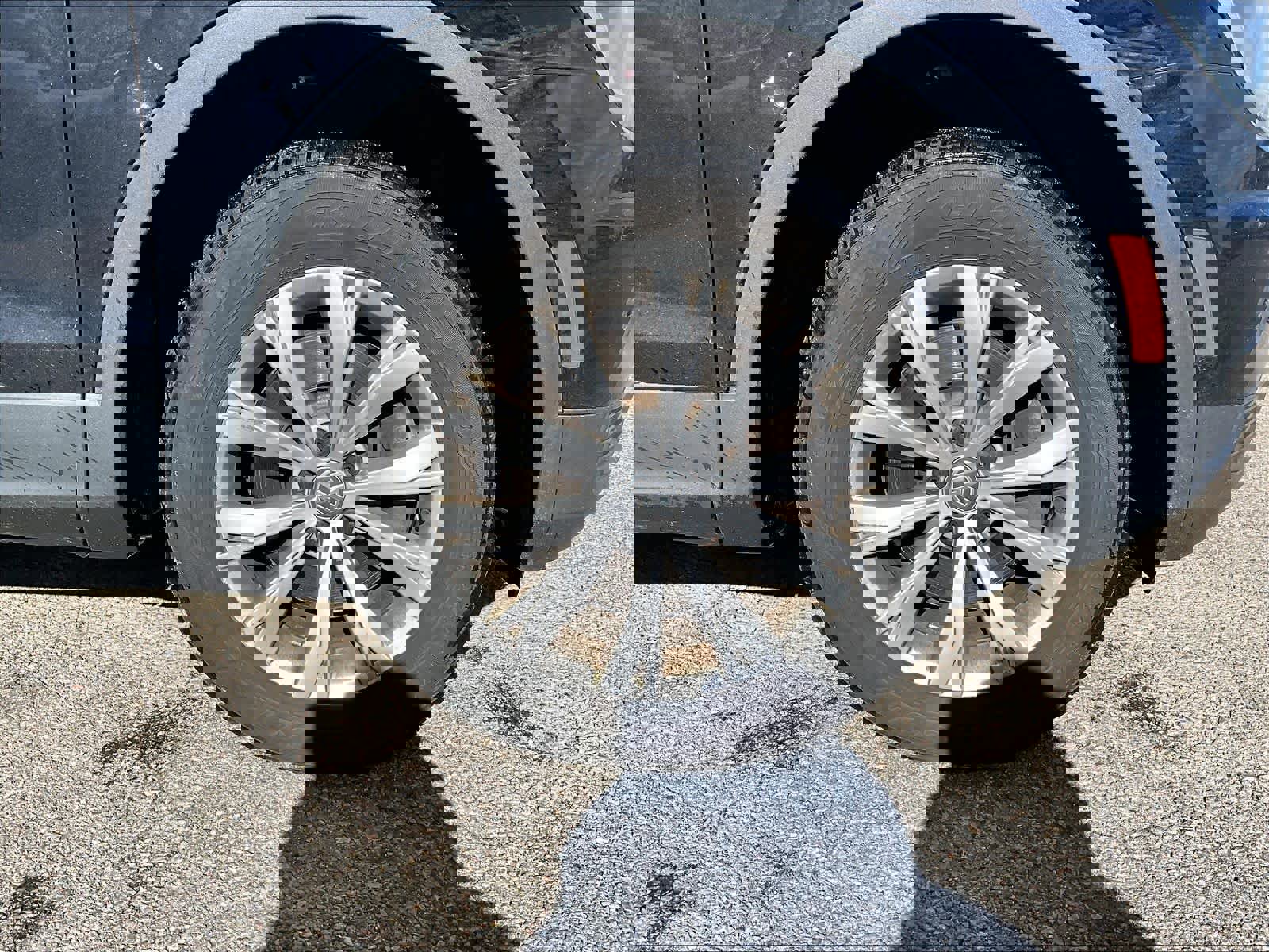 Used 2020 Volkswagen Tiguan S image 4