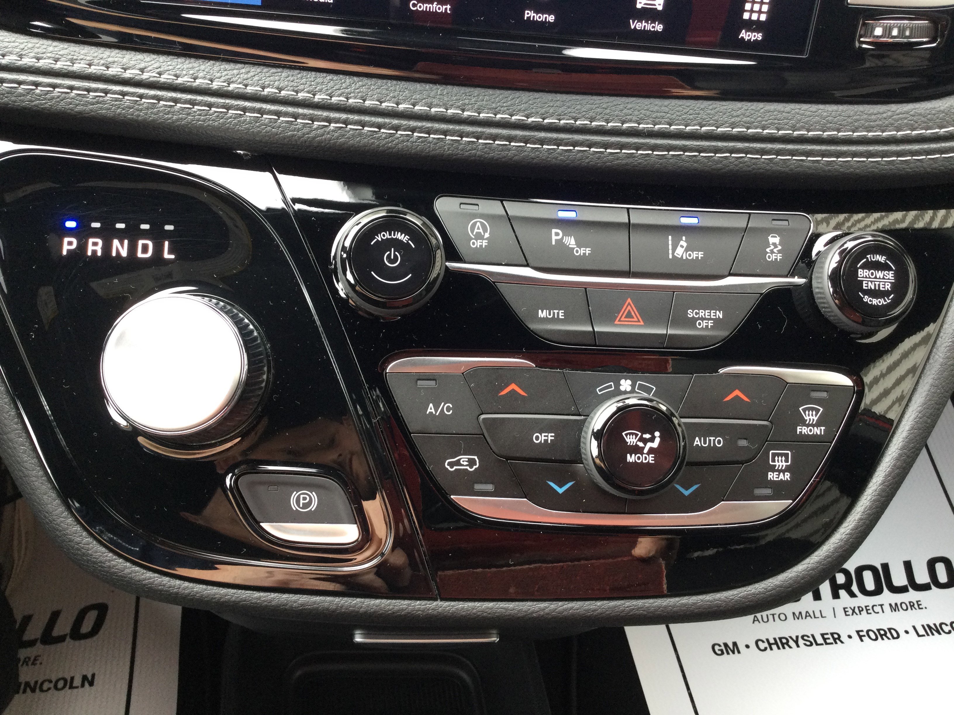 New 2026 Chrysler Pacifica Select image 10