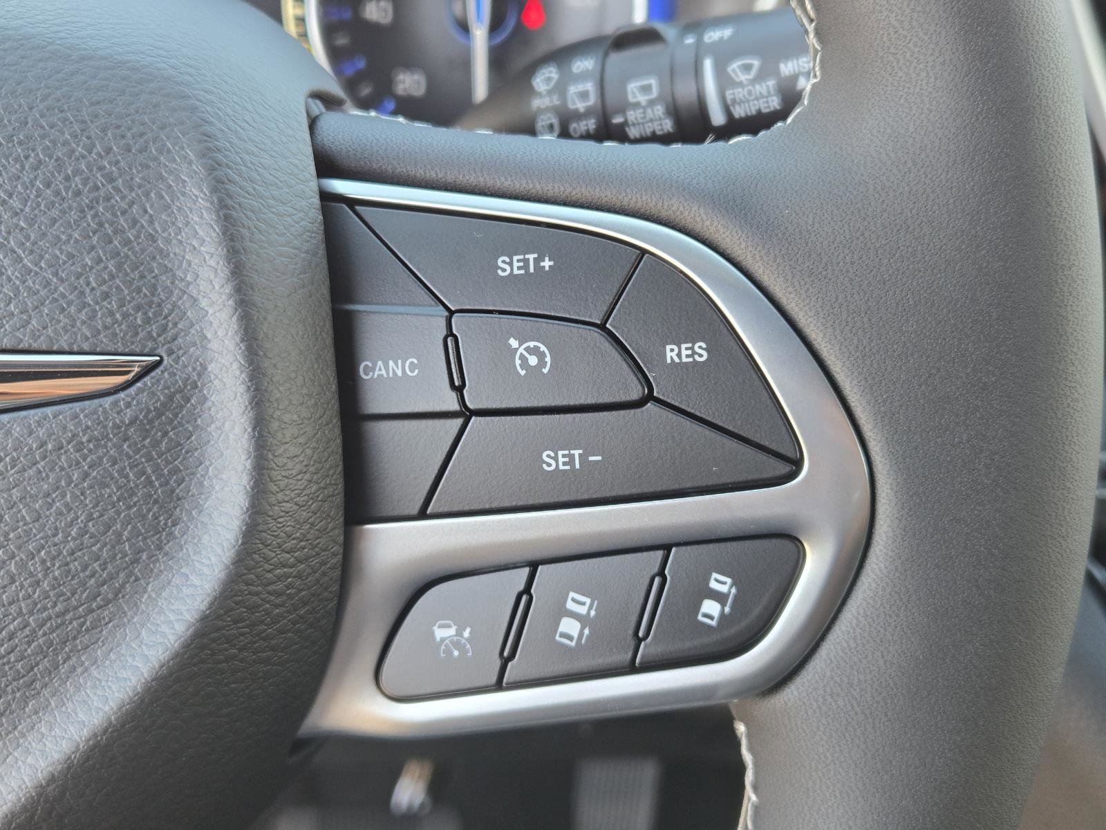 New 2026 Chrysler Pacifica Select image 20