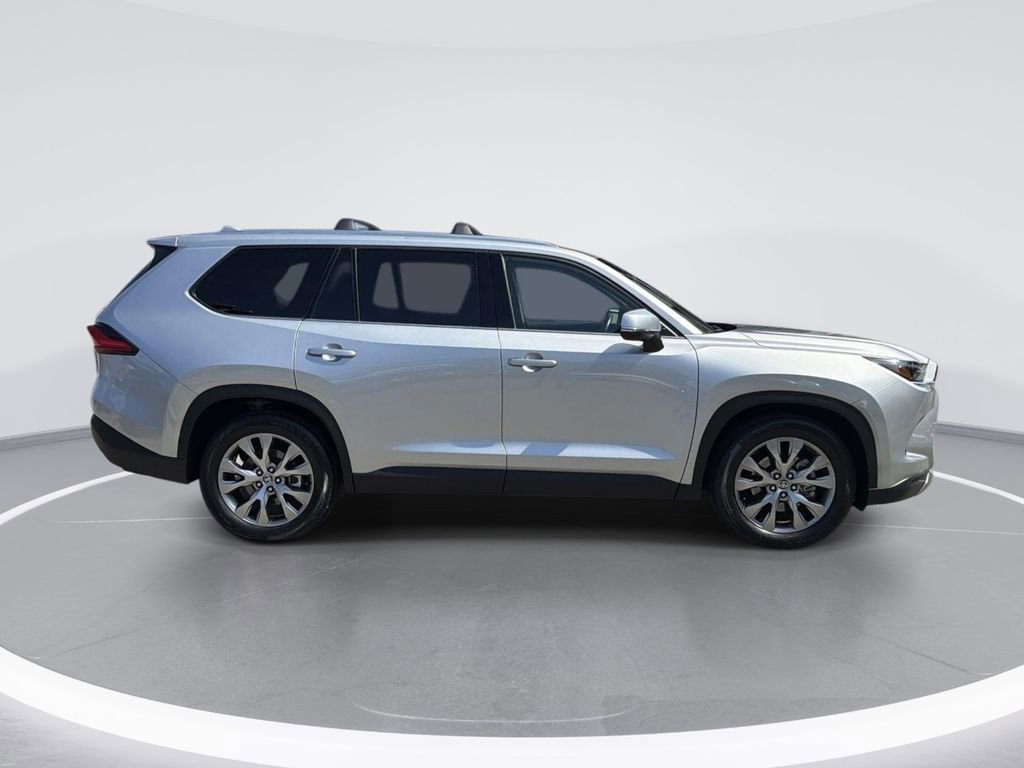 Used 2024 Toyota Grand Highlander Limited image 3