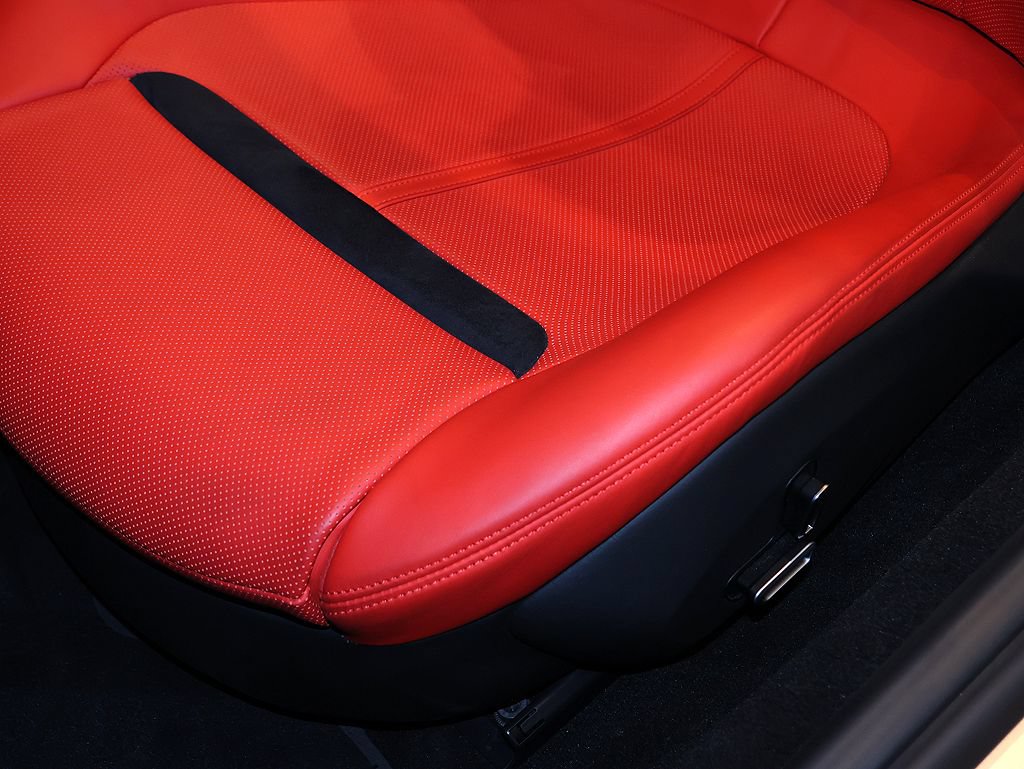 Certified 2025 Ferrari Roma Spider RWD image 24