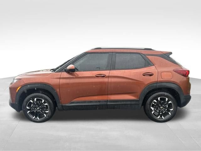 Used 2021 Chevrolet TrailBlazer LT w/ Convenience Package AWD/4WD image 2