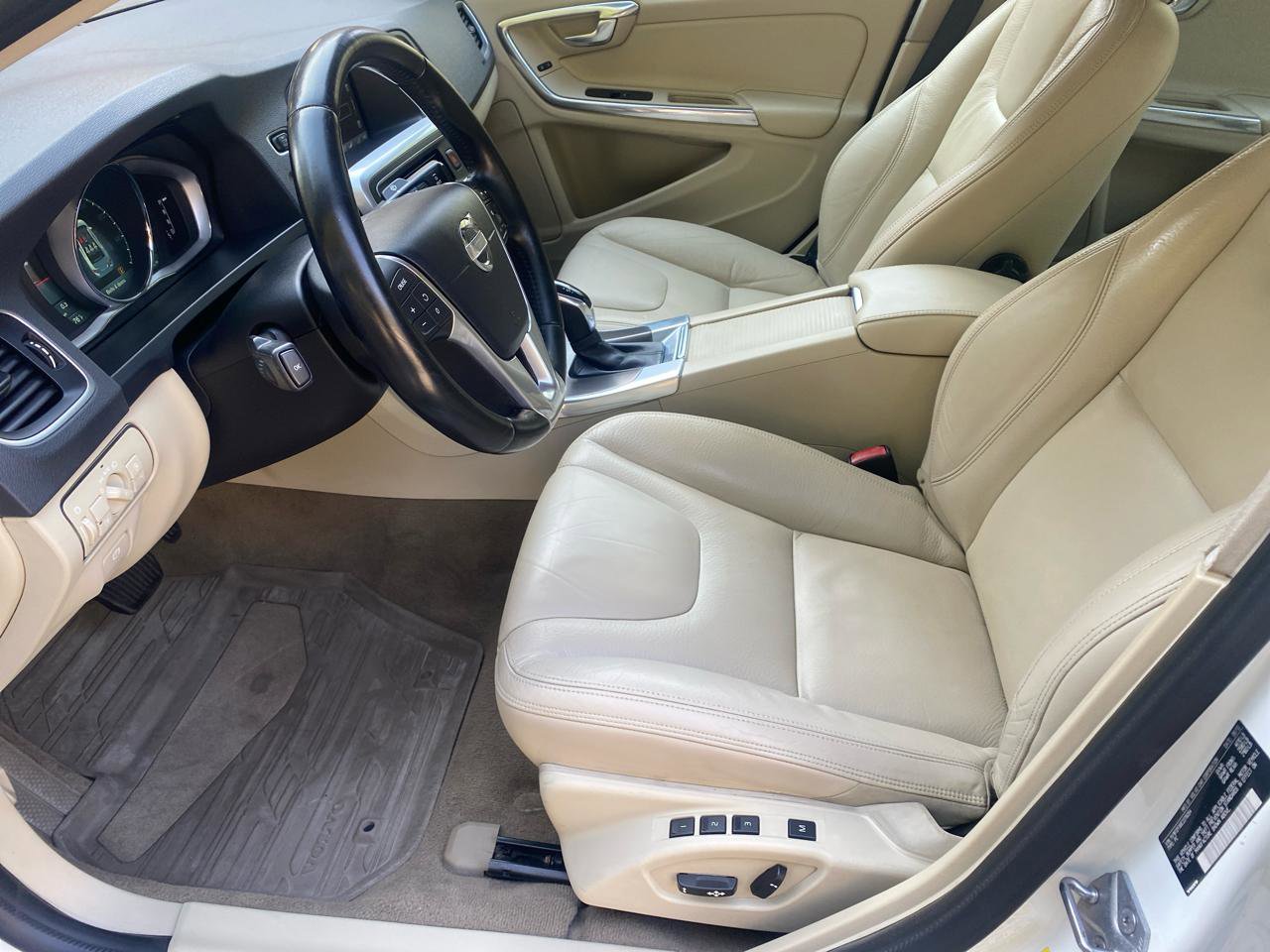 Used 2014 Volvo S60 T5 image 6